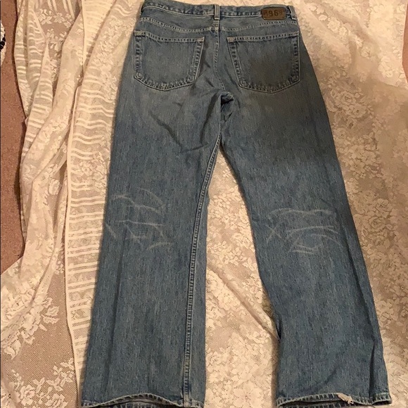 GAP BOOT FIT BLUE JEANS. SIZE 33” X 30”. - Picture 4 of 11